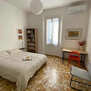 mazzini-malpighi-apartment.emilia-romagnahotels.net/